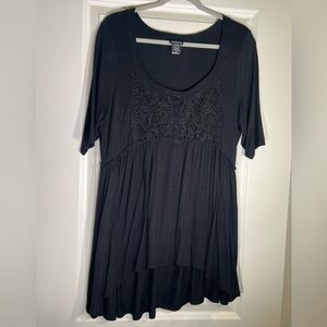 Torrid Lace Black Hi-Lo Short Sleeve Flowy Top Size 00/L